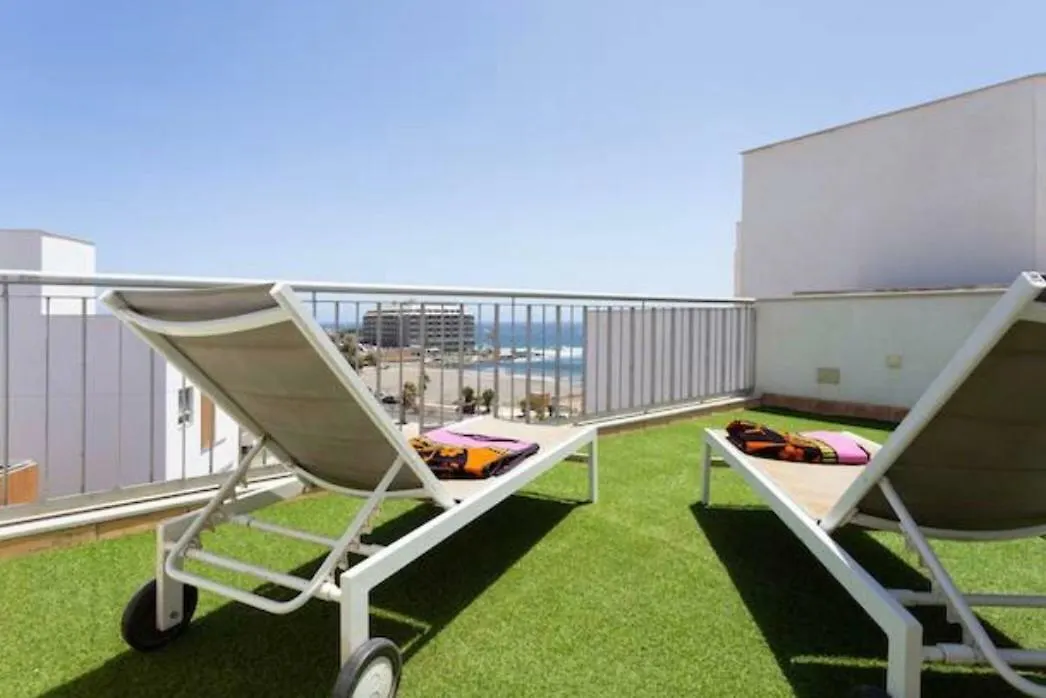 Sea View Apartment In El Medano With Pool & Private Parking Space El Medano (Tenerife)